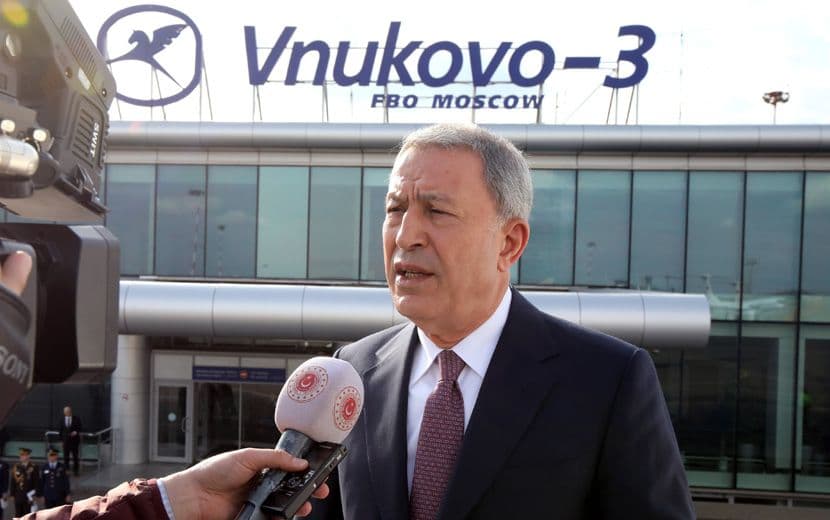 Esed Rejimi İle Masaya Oturan Akar: “Suriyelilerin Aleyhine Bir Durum Yok”