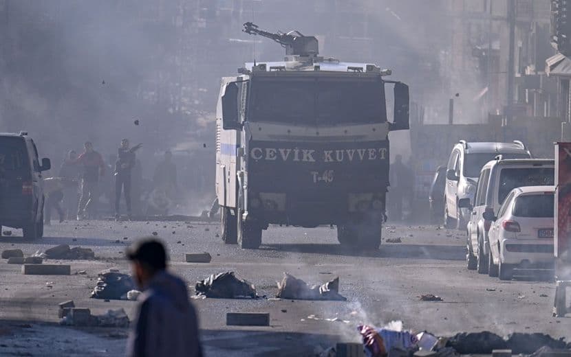 İl Seçim Kurulu Kararının Ardından Van’da Sokaklar Karıştı