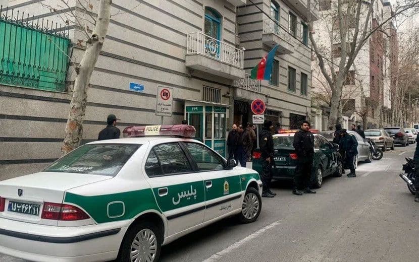 İran'da Azerbaycan Büyükelçiliği'ne Silahlı Saldırı Düzenlendi