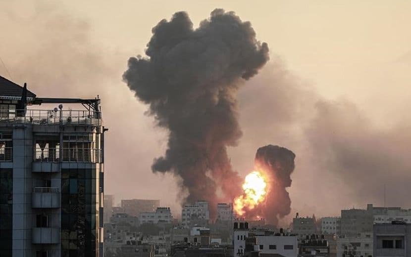 İşgalci “İsrail”, Nasr Hastanesi’ni Hedef Alıyor