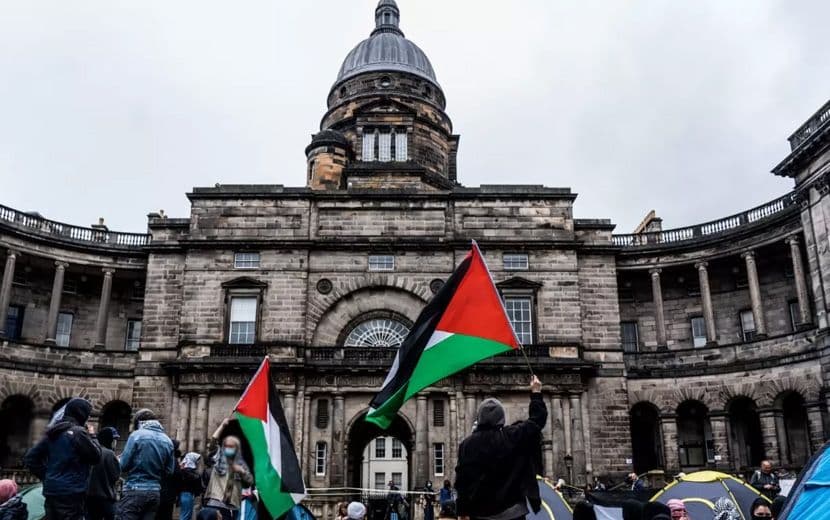 “İsrail”in 1917’de Yolunu Açan Lord Balfour’un Evinde Gazze Protestosu