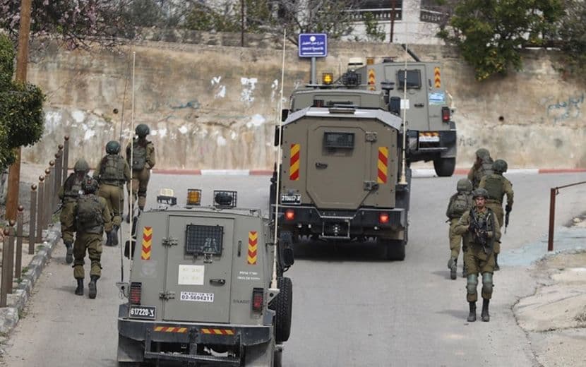 “İsrail”, Gazze’de İşgali Kalıcı Hale Getirmek İçin Hainler Arıyor