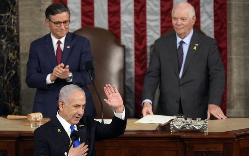 Laik Demokrasi, İşgalci Katilleri Ayakta Alkışlar