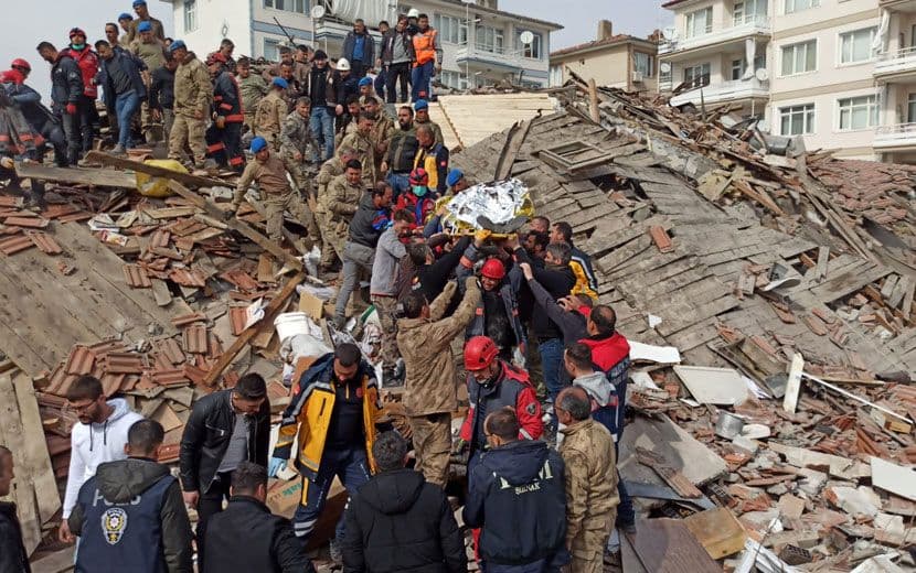 Malatya Depreminde Can Kaybı 2, Yaralı Sayısı 140