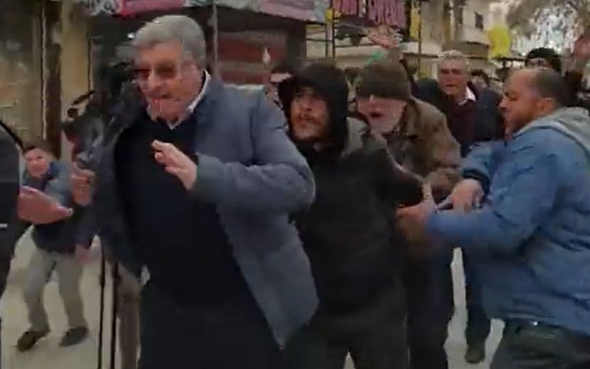 Muhalif Lider, Azez’deki Gösteriden “Şebbiha” Sloganlarıyla Kovuldu