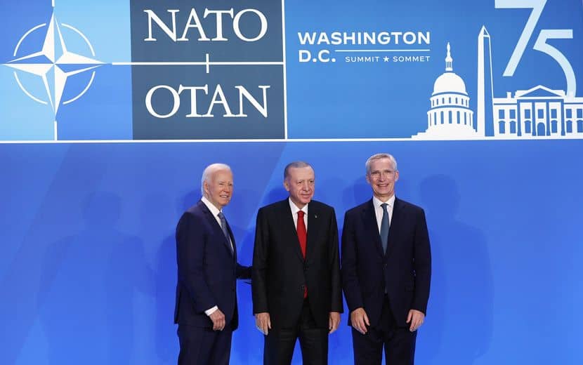 NATO, Ukrayna’daki Savaşı İçin 40 Milyar Dolar Taahhüt Etti