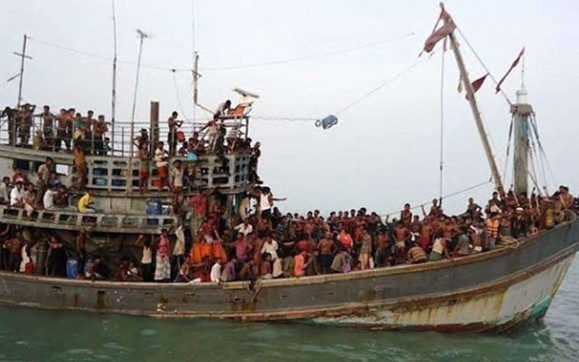 Okyanustaki 180 Arakanlı Müslüman İle Bağlantı Kesildi