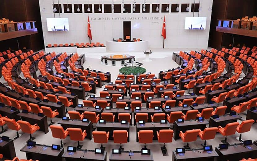 Siyasi Partiler 4,5 Milyar Liralık Seçim Yardımı Yerine Birer Maaş Bağışladı