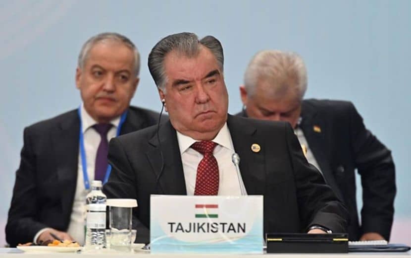 Tacikistan Rejiminin İslam’la Savaşı: Başörtüsü ve Bayramlar Yasaklanıyor