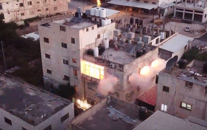 Topraklarındaki İşgale Karşı Koyan Filistinlilerin Evleri Hedef Alınıyor