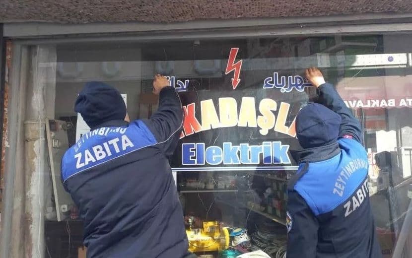 Zeytinburnu’da Tabela Denetimi: İngilizceye Dost, Arapçaya Düşman!