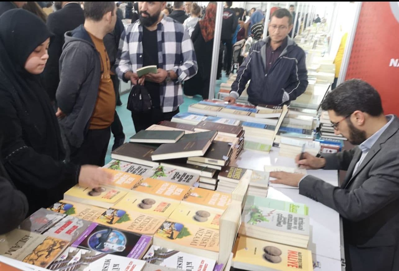Abdullah İmamoğlu 4. Aksaray Kitap Fuarı’nda Okurlarıyla Buluştu