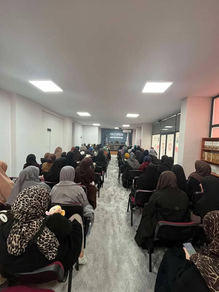 Köklü değişim Bursa Kadın kolları olarak “Hayata tevekkül ile bakmak” konulu panel gerçekleştirdik.